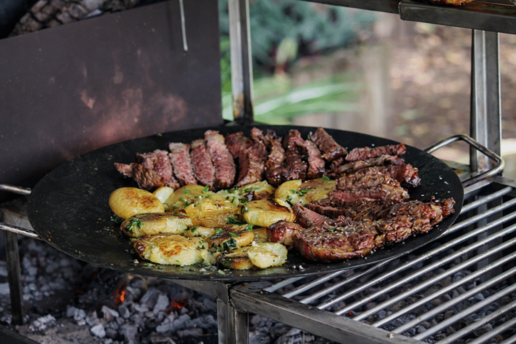 ancho-com-batatas-ao-murro-feito-na-parrilla-1024x683 Contra-filé Grelhado com Batatas ao Murro