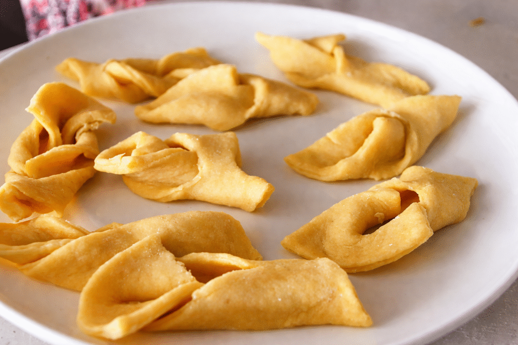 cavaquinho-de-nata-moldado-para-fritura-1024x683 Receita de Cavaquinho de Nata: Sabor Caseiro