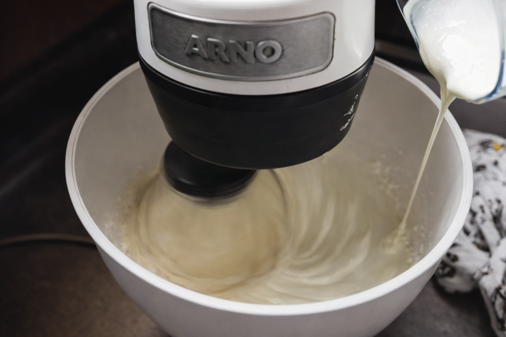 preparando-o-sorvetao-caseiro-1024x683 Receita de Sorvetão Caseiro Delicioso e Fácil de Fazer