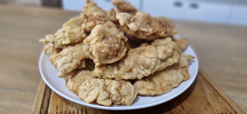 frango-frito-estilo-KFC-em-casa-1-1024x473 Frango Empanado Crocante: Sabor e Textura em Cada Mordida
