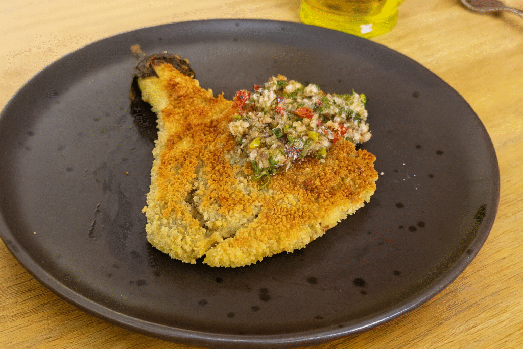 milanesa-de-berinjela--1024x683 Berinjela à Milanesa Crocante: Receita com Toque Brasileiro
