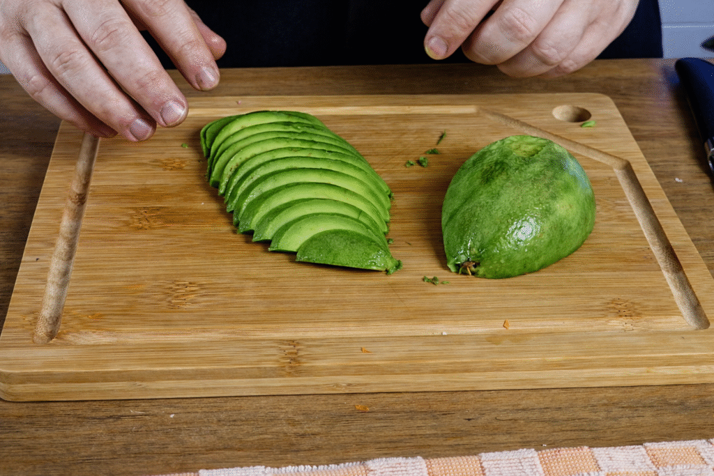 abacate-e-um-ingrediente-sensacional-para-finalizar-saladas-1024x683 Bowl Saudável de Frango: Refeição Completa, Leve e Pronta em Poucos Minutos