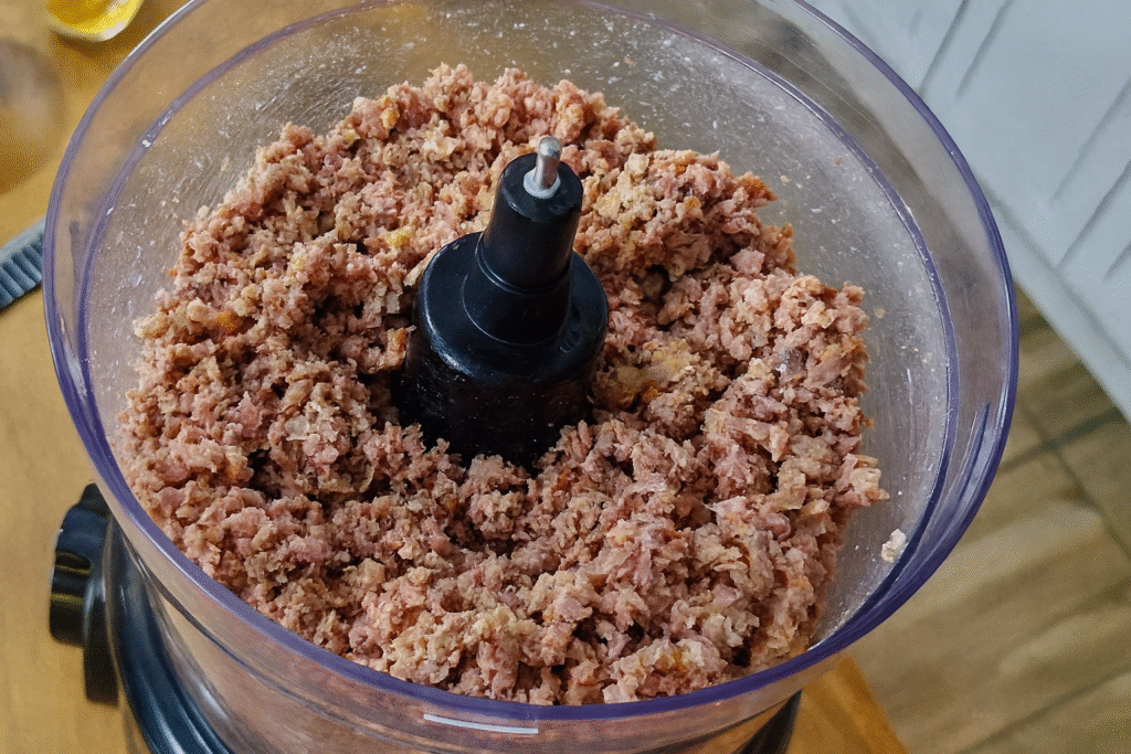 carne-triturada-para-bolinho-1024x683 Bolinho de Sobras de Churrasco: Aproveite Restos e Faça um Petisco Incrível