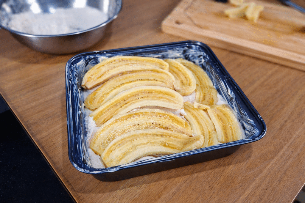 torta-de-banana-do-chef-pv-show-1024x683 Torta de Banana Fácil: Receita dos Anos 80, Úmida, Perfumada e Sem Massa Batida