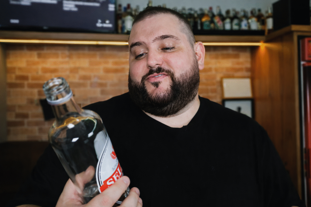 ChatGPT-Image-19-de-fev.-de-2026-19_18_34-1024x683 Caipirinha de Morango com Cachaça: Clássica, Fácil e Brasileira