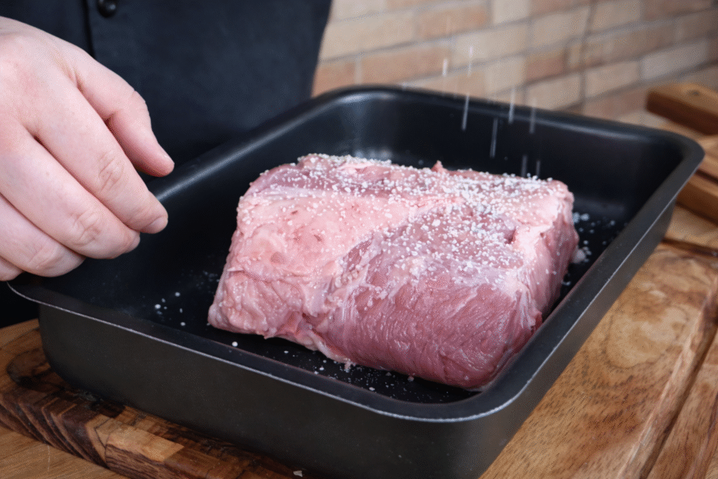 ChatGPT-Image-27-de-fev.-de-2026-09_35_21-1024x683 Maminha no forno com crosta de alho e legumes: carne suculenta, prática e com cara de churrasco