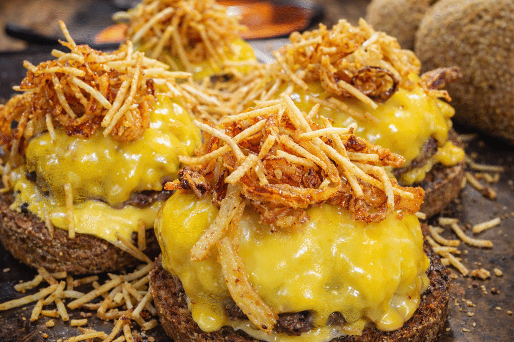 ChatGPT-Image-5-de-fev.-de-2026-18_10_17-1024x683 Hambúrguer Crocante no Pão Australiano com Maionese Especial