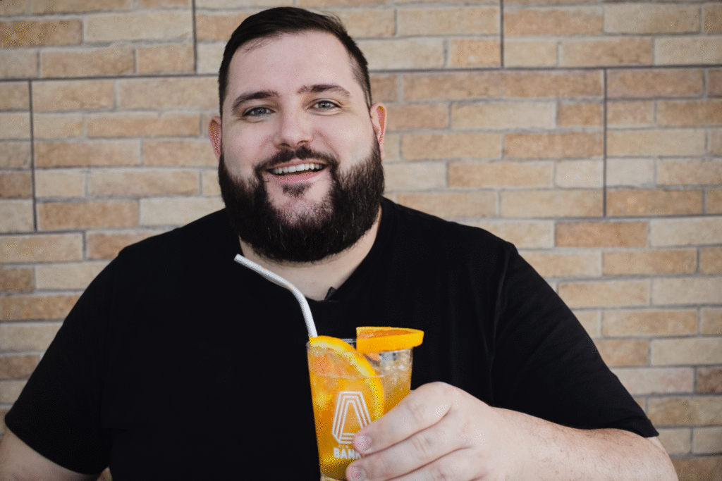 Chef-PV-Show-e-seu-drink-laranja-mecanica-1024x683 Laranja Mecânica com Licor 43 e Cerveja IPA: Drink Fácil e Surpreendente