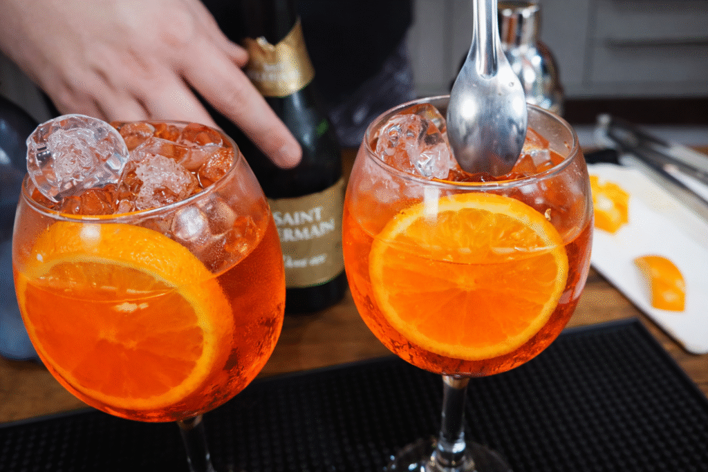 aperol-spritz-refrescante-1-1024x683 Aperol Spritz: Receita Original, História e Dicas para um Drink Perfeito