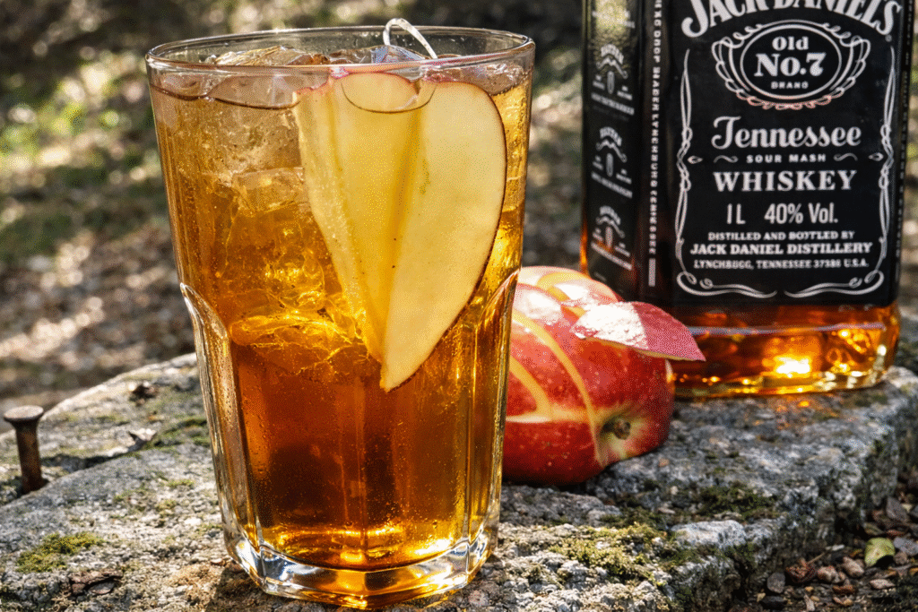 apple-jack-do-chef-pv-show-1-1-1024x683 Apple Jack Drink: Jack Daniel’s com Chá de Frutas Vermelhas e Suco de Maçã