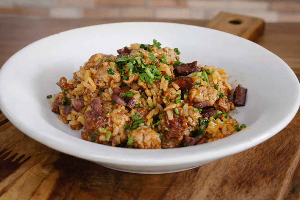 arroz-com-linguica-cremoso-1-1024x683 Arroz com Linguiça: receita fácil, suculenta e perfeita para aproveitar sobras