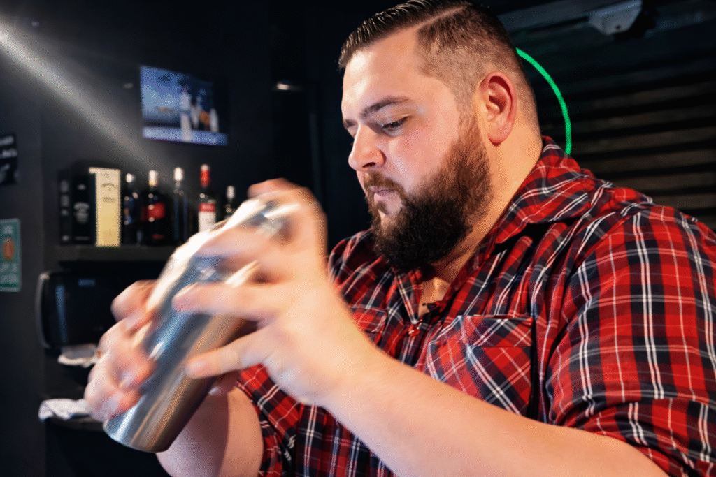 caiirinha-de-limao-com-manjericao-3-1024x683 Caipirinha de Limão Siciliano com Manjericão: Drink Refrescante e Aromático