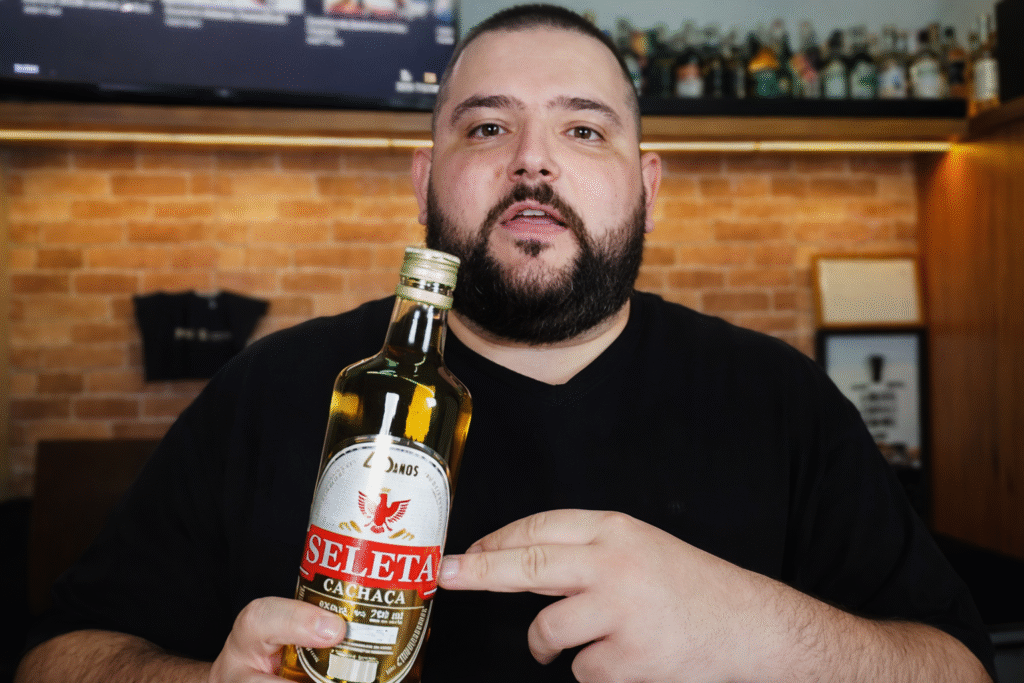 coquetel-tarzan-3-1024x683 Drink Tarzan: A Mistura Universitária com Cachaça, Guaraná e Laranja