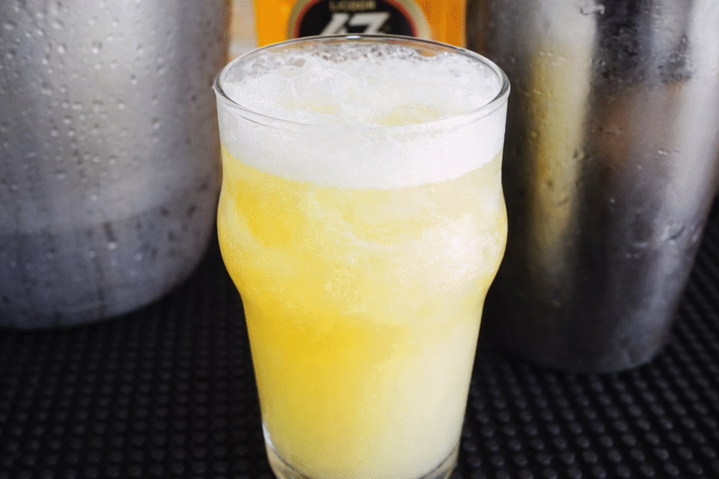 drink-bomba-espanhola-1-1024x683 Bomba Espanhola com Licor 43: Drink Cremoso e Diferente