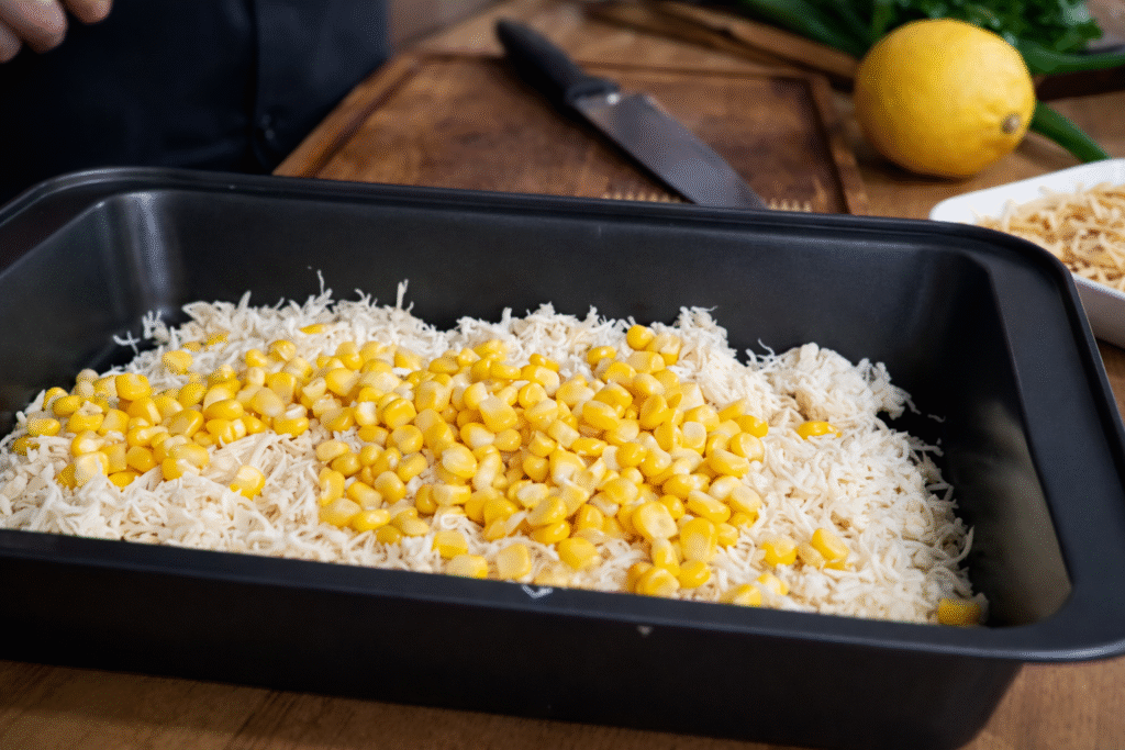 frango-desfiado-com-milho-para-salpicao-1024x683 Salpicão de Frango com Maçã: Receita Tradicional e Cremosa