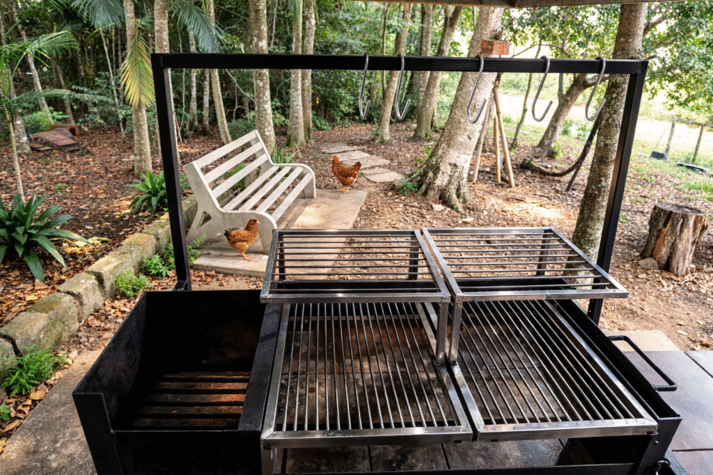 o-varal-de-carnes-permite-que-voce-va-defumando-alimentos-enquanto-grelha-outros-1024x683 PARRILLA: TUDO QUE VOCÊ PRECISA SABER | sobre o equipamento