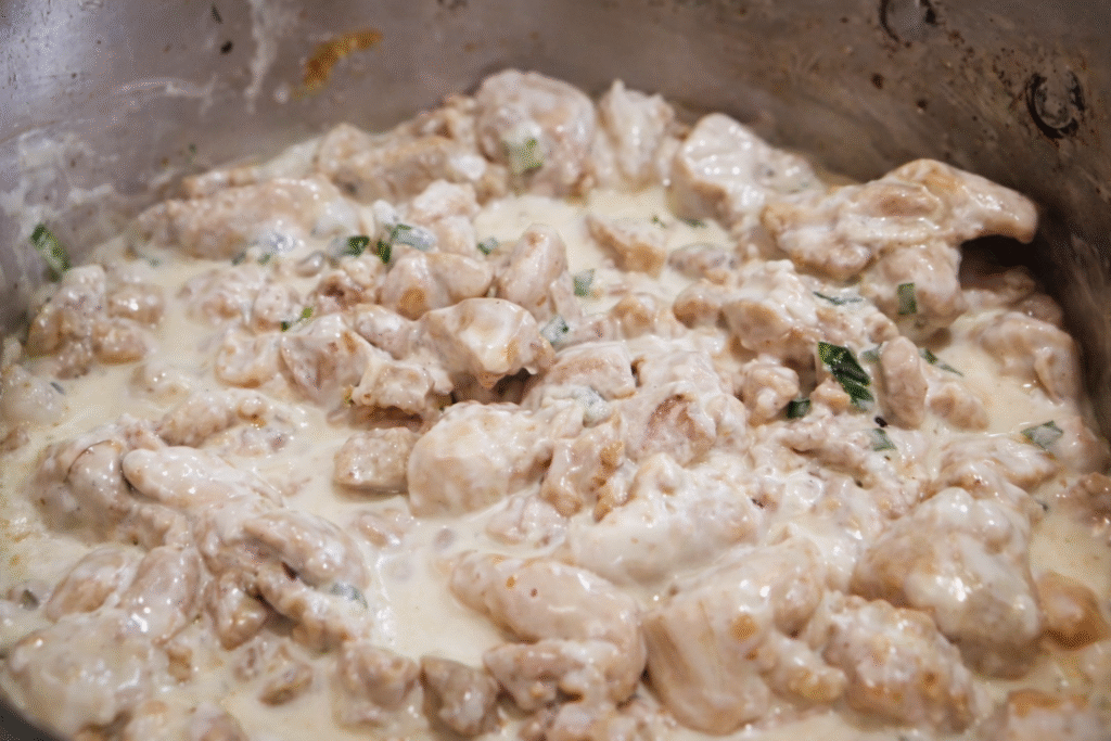 pastel-caseiro-de-frango-com-requeijao-3-1024x683 Pastel de Frango com Requeijão Cremoso: Receita Diferente e Muito Suculenta