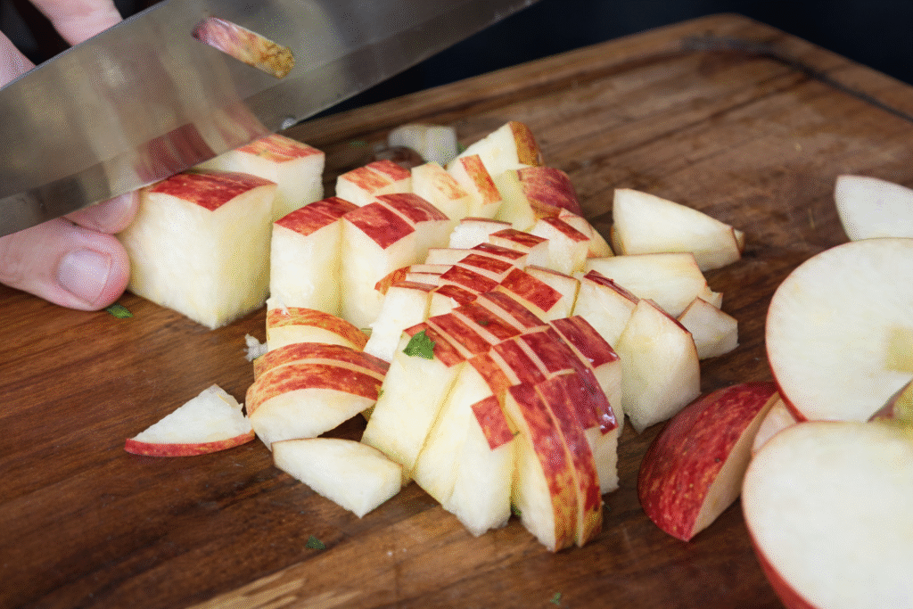 salpicao-com-macas-ganha-um-toque-adocicado-1024x683 Salpicão de Frango com Maçã: Receita Tradicional e Cremosa