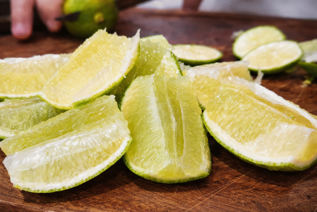 se-a-vida-te-der-limoes-faca-uma-limonada-1024x683 Limonada suíça cremosa com água com gás e leite condensado