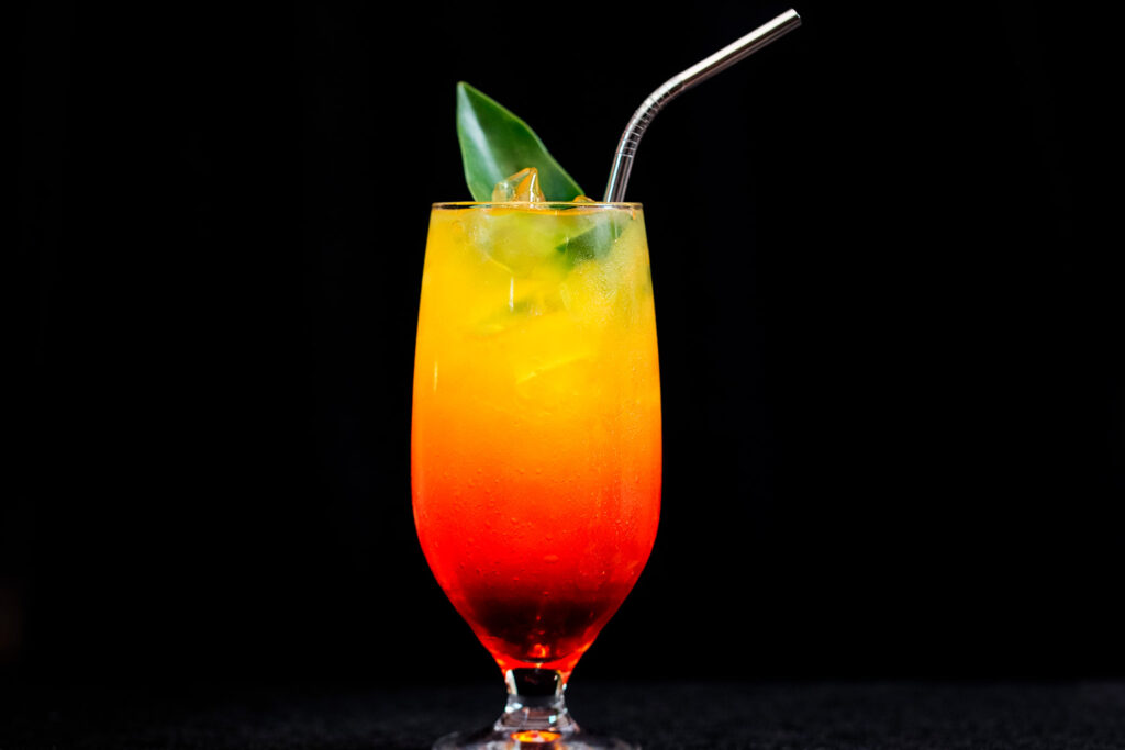 tequila-1024x683 Tequila Sunrise: Drink Fácil e Rápido com Apenas 3 Ingredientes
