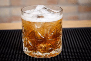 expresso brasil é um drink que tem cachaça e café como protagonistas