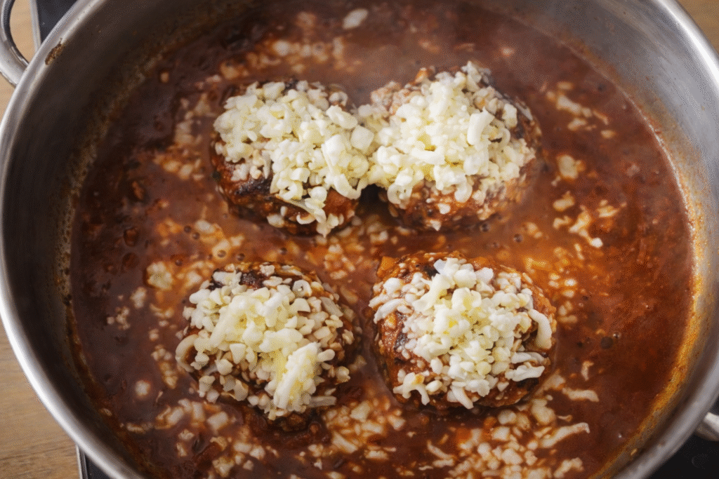 almondegas-com-queijo-e-molho-1024x683 Sanduíche de Almôndega: Receita Caseira, Suculenta e Fácil de Fazer