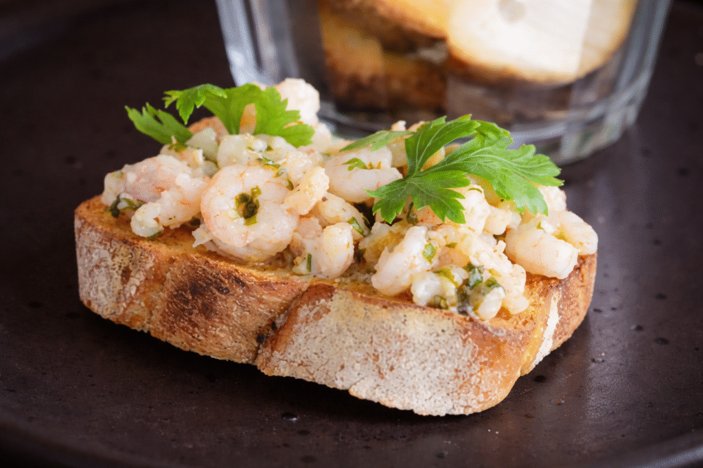 camarao-scampi--1024x683 Camarão Scampi com Bruschetta e Macarrão