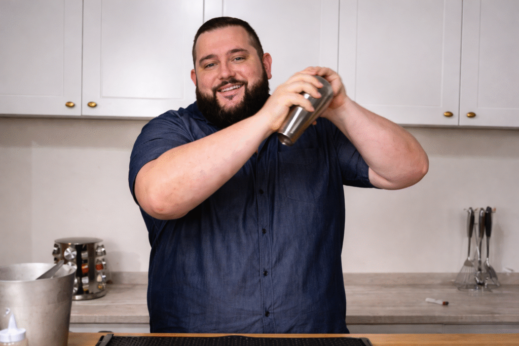 chef-pv-show-batendo-o-drink-sidecar-1024x683 Sidecar: Drink Clássico com Conhaque, Laranja e Limão