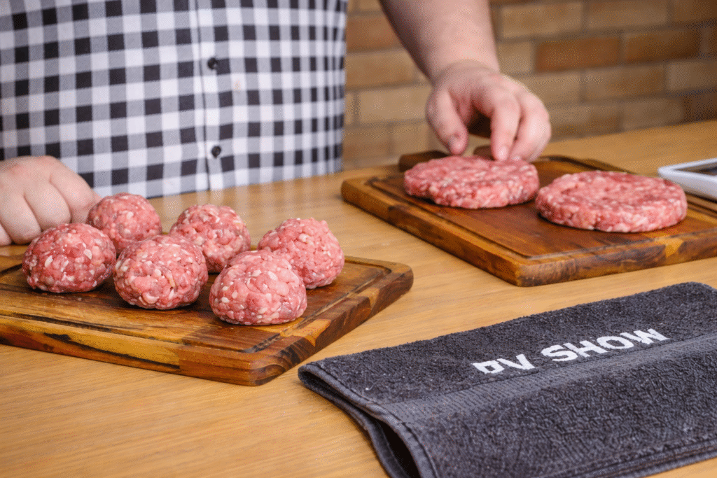 chef-pv-show-ensina-a-fazer-hamburguer-de-bife-ancho-1024x683 Hambúrguer de Bife Ancho: Como Fazer um Hambúrguer Artesanal com Filé de Costela