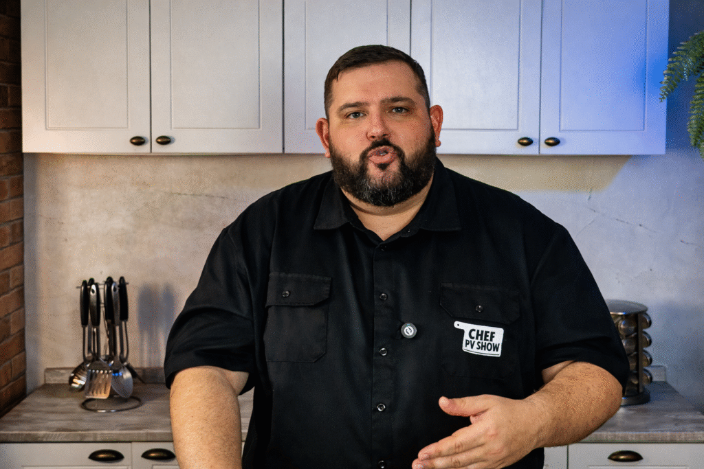 chef-pv-show-ensinando-a-como-fazer-hamburguer-para-x-salada-1024x683 Carne para X-Salada: Receita Profissional, Suculenta e Perfeita para Lanchonete