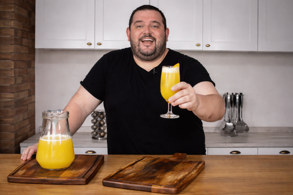 chef-pv-show-oferecendo-suco-de-laranja-1024x683 Suco de Laranja Natural: Receita Fácil, Saudável e Refrescante