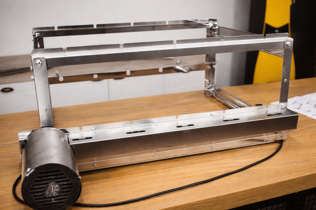 churrasqueira-eletrica-montada-1024x683 Churrasqueira Giratória Elétrica: Vale a Pena? Prós, Contras e Como Funciona