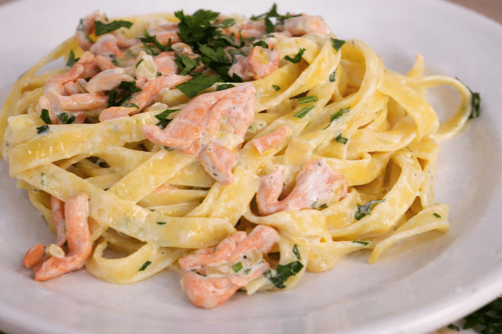 fetuccine-com-cogumelo-salmao-1-1024x683 Macarrão com Cogumelo Salmão: Receita Cremosa e Diferente