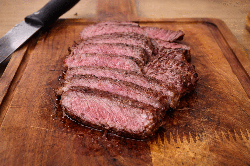 file-de-costela-cortado-ao-ponto-1024x683 Entrecôte com Ratatouille na Brasa: Receita Completa de Churrasco Gourmet