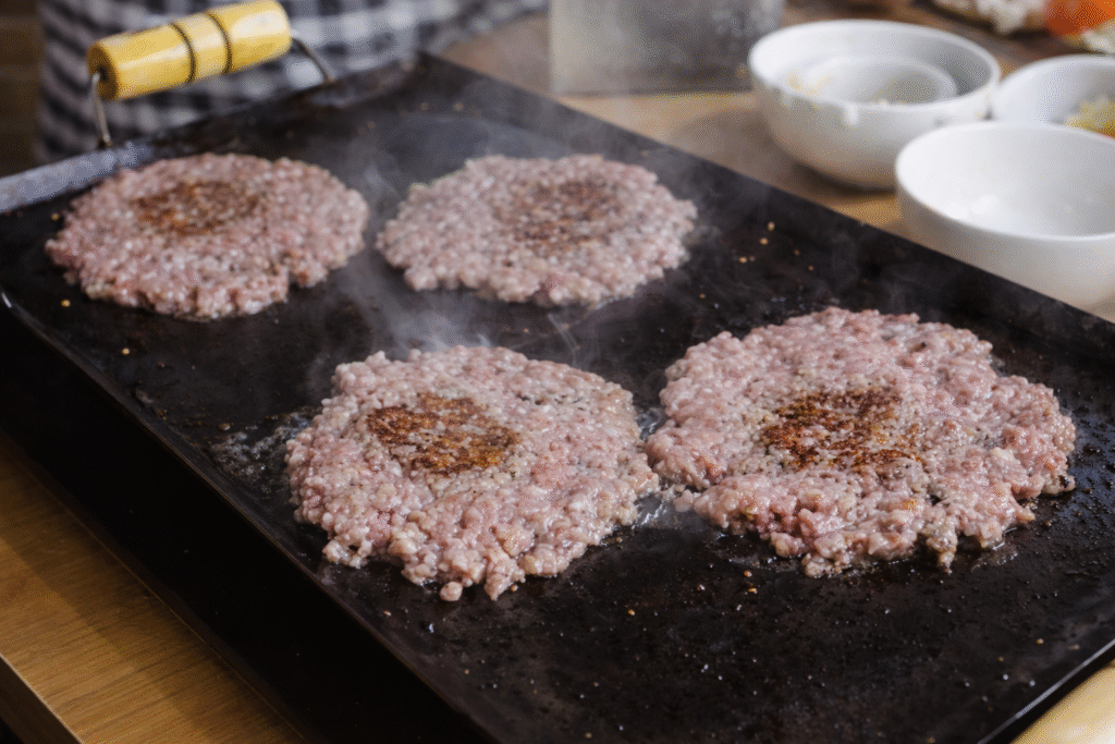 hamburguer-smash-na-chapa-1024x683 Shack Burger: Como Fazer o Hambúrguer Clássico Inspirado na Shake Shack