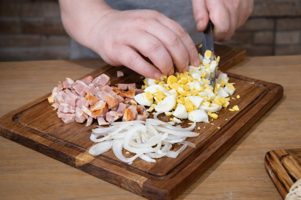 ingredientes-para-pizza-de-frigideira-1024x683 Pizza de Frigideira Fácil: Massa Fina, Crocante e Sem Fermentação