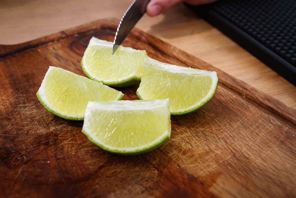 limao-para-camparinha-1024x683 Camparinha de Limão: a caipirinha com Campari