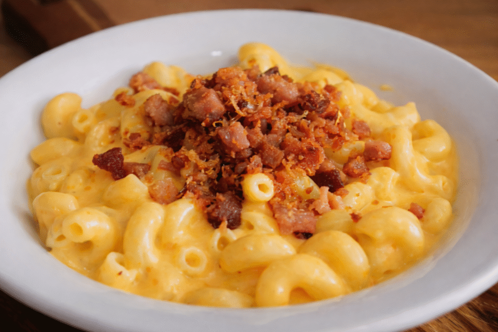 mac-and-cheese-do-chef-pv-show-1024x683 Mac and Cheese: Macarrão com Queijo Cremoso (Estilo Americano) com Bacon