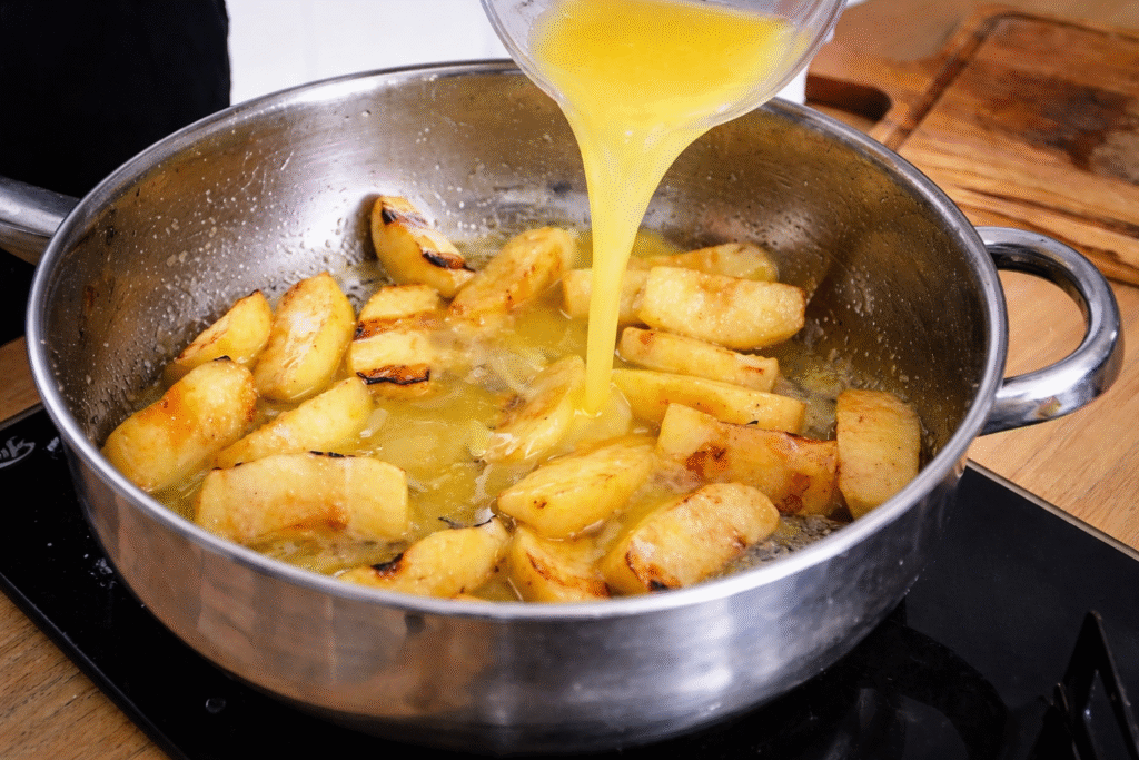 macas-graceadas-com-suco-de-laranja-1024x683 Magret de Pato com Maçã Glaceada: Receita Sofisticada na Brasa