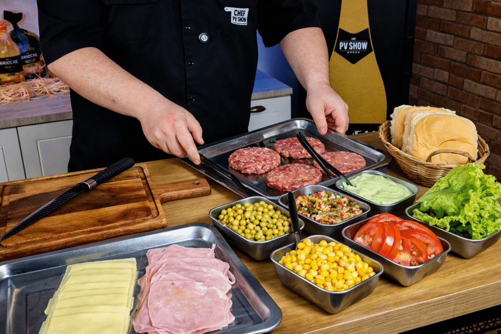 mise-en-place-para-x-salada-1024x683 X-Salada Completo: Receita de Lanchonete com Montagem Profissional