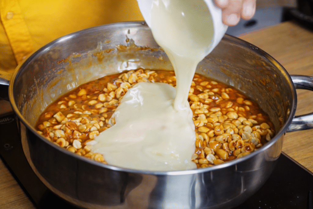 pe-de-moleque-com-leite-condesado-1024x683 Pé de Moleque Crocante: Doce Tradicional de Festa Junina