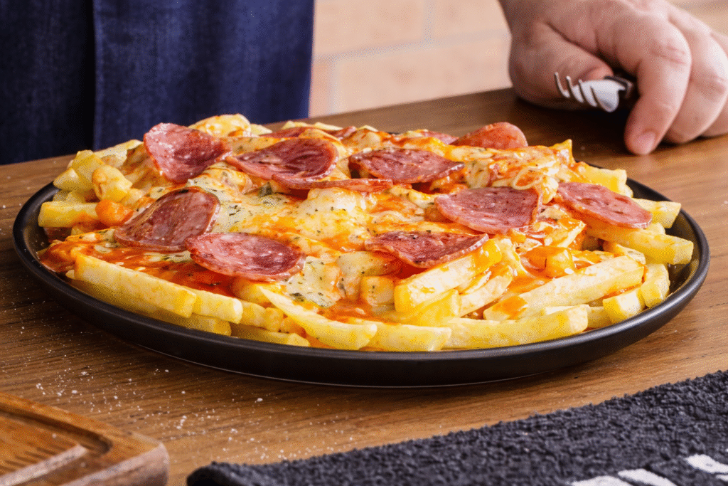 pizza-de-batata-frita-2-1024x683 Pizza de Batata Frita com Calabresa: Receita Crocante e Irresistível