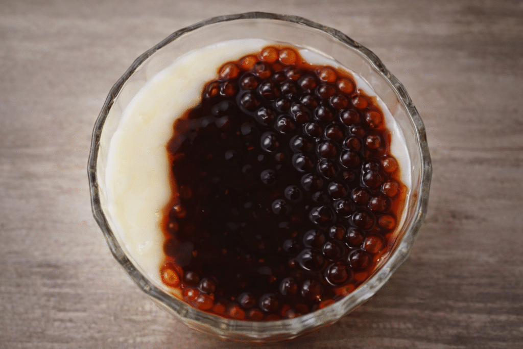 sagu-de-vinho-com-creme-branco-1-1-1024x683 Sagu de Vinho com Creme Branco: Sobremesa Clássica e Cheia de Personalidade