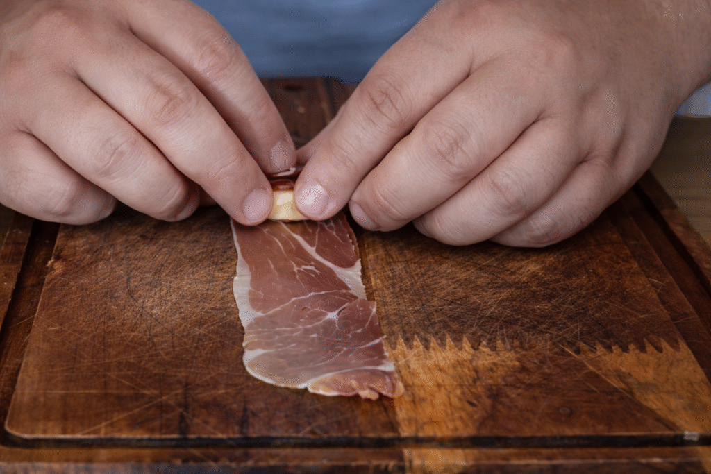 tamaras-recheadas-com-brie-e-presunto-cru-1024x683 Tâmaras Recheadas com Presunto de Parma e Brie: Aperitivo Sofisticado e Fácil
