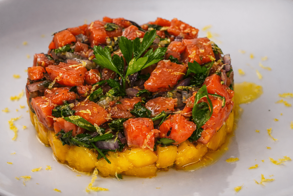 tartar-de-salmao-1024x683 Tartar de Salmão com Manga: Receita Refrescante e Sofisticada