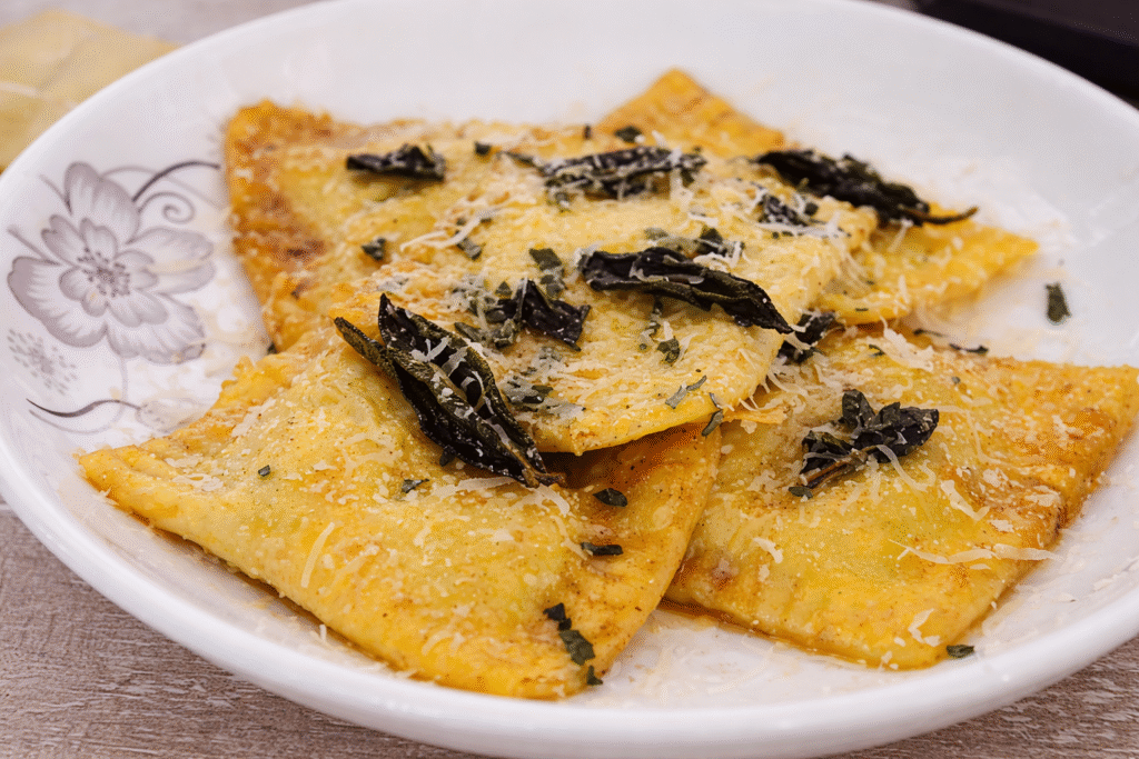 tortei-de-abobora-com-manteiga-de-salvia-1-1024x683 Tortéi de abóbora com molho de manteiga e sálvia