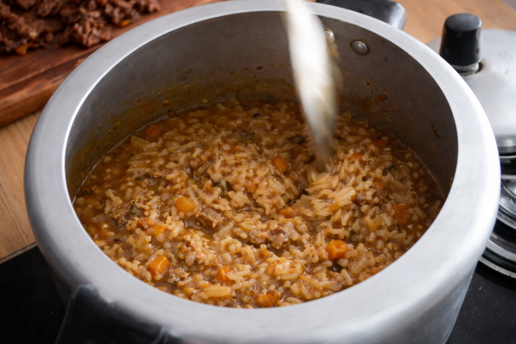 arroz-de-bananinha-1024x683 Arroz de Bananinha: Receita Suculenta e Cheia de Sabor