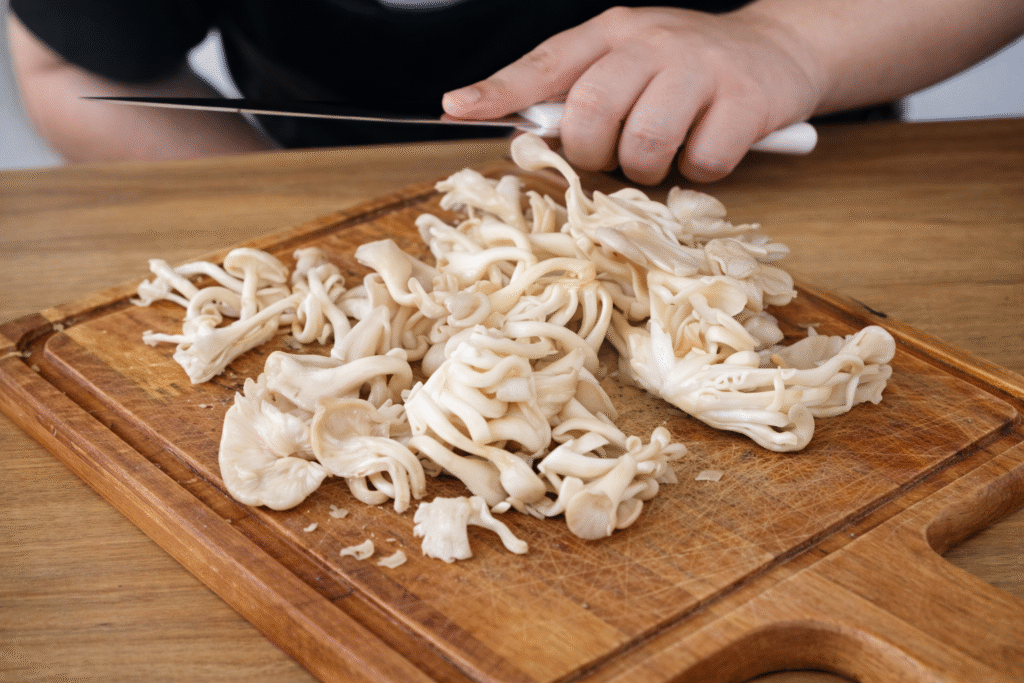 cogumelo-shimejy-1024x683 Strogonoff de Cogumelos: Receita Cremosa, Fácil e Cheia de Sabor