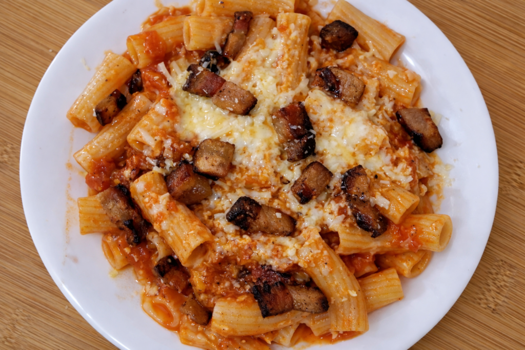 macarrao-alla-matriciana2-1024x683 Macarrão All’Amatriciana: Receita Italiana Tradicional com Técnica Profissional