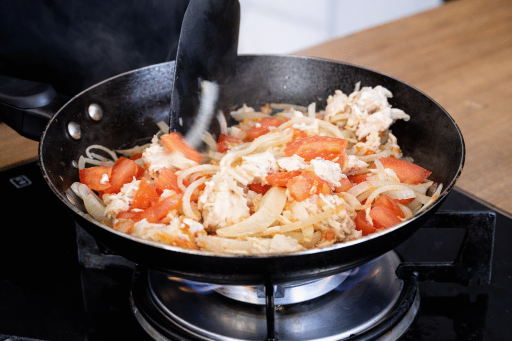 omelete-de-frango-com-requeijao-1024x683 Omelete de Frango com Requeijão: Receita Cremosa, Fácil e Saborosa